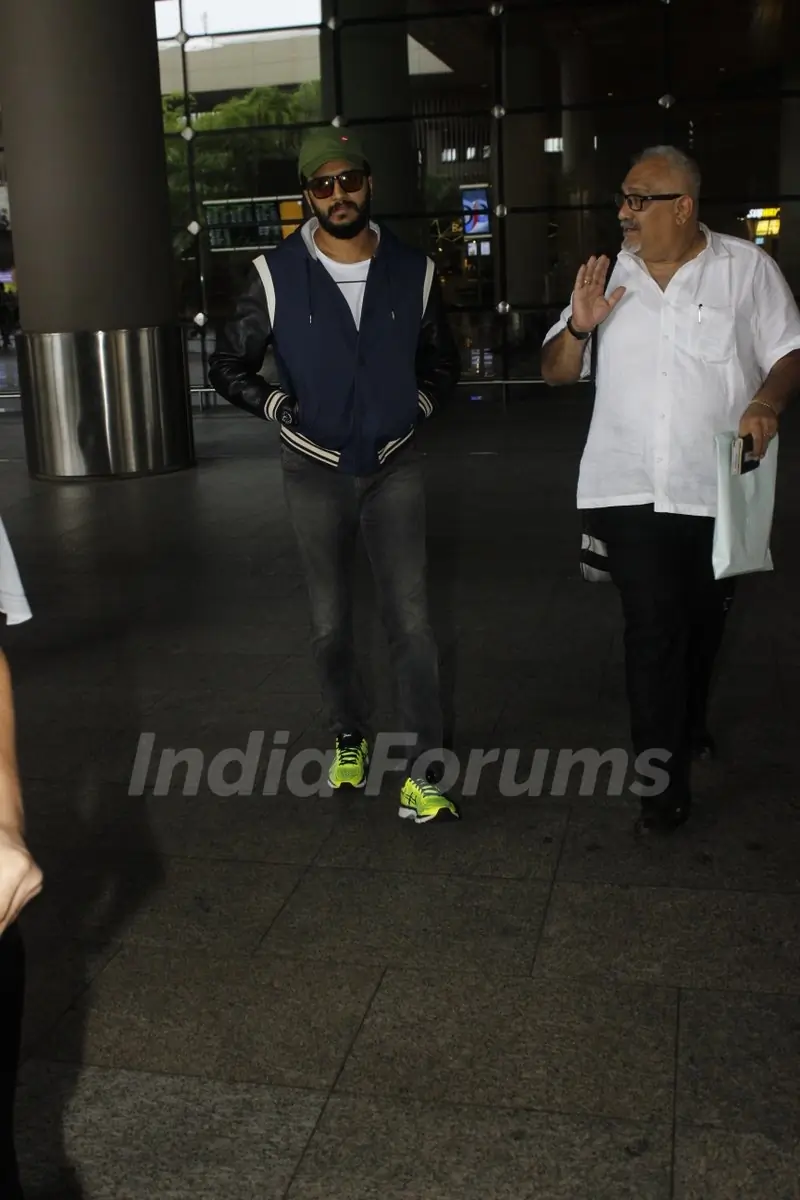 Riteish Deshmukh at Airport