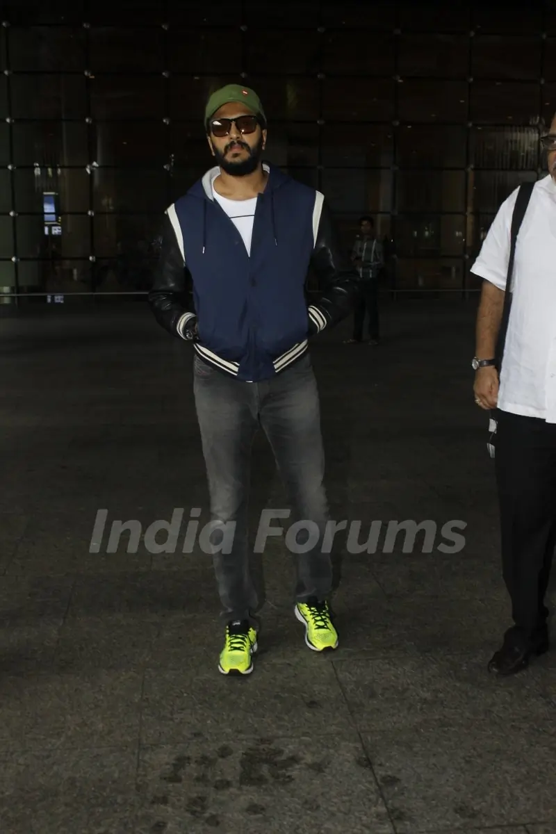 Riteish Deshmukh at Airport