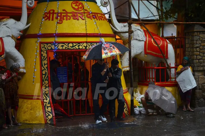 Jeetendra Snapped at 'Shani Mandir' - Juhu