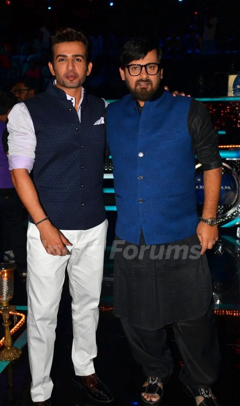 Wajid Ali and Jay Bhanushali Promotions of 'Madaari' on ZEE TV - Sa Re Ga Ma Pa 2016