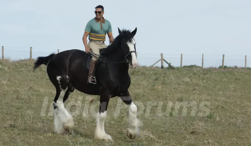 Still from tere sang Yaara from Rustom