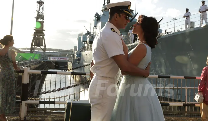 Still from tere sang Yaara from Rustom
