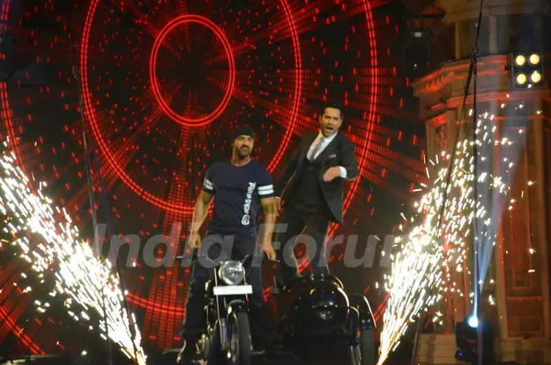 Varun Dhawan and John Abraham Promotes 'Dishoom' on India's Got Talent