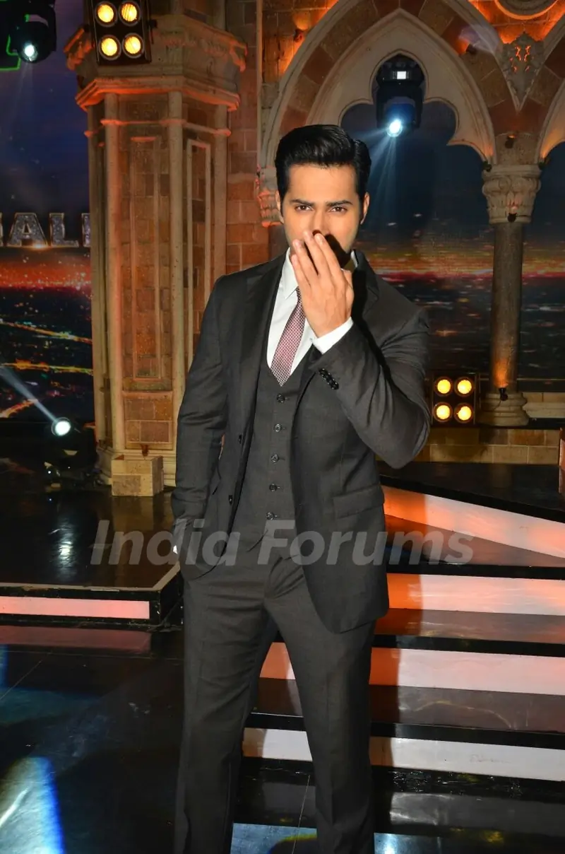Varun Dhawan Promotes 'Dishoom' on India's Got Talent