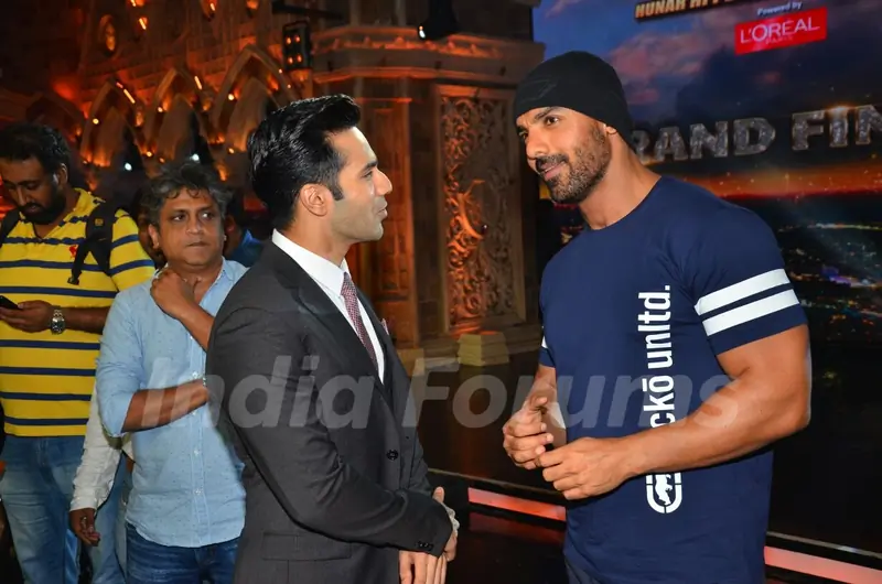 Varun Dhawan and John Abraham Promotes 'Dishoom' on India's Got Talent