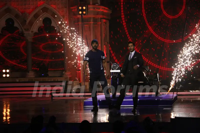 Grand Entry: Varun Dhawan and John Abraham for Promotion of 'Dishoom' on India's Got Talent!