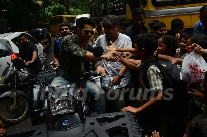 Varun Meets school kids at Launch of Song 'Jaaneman Aah' from Dishoom