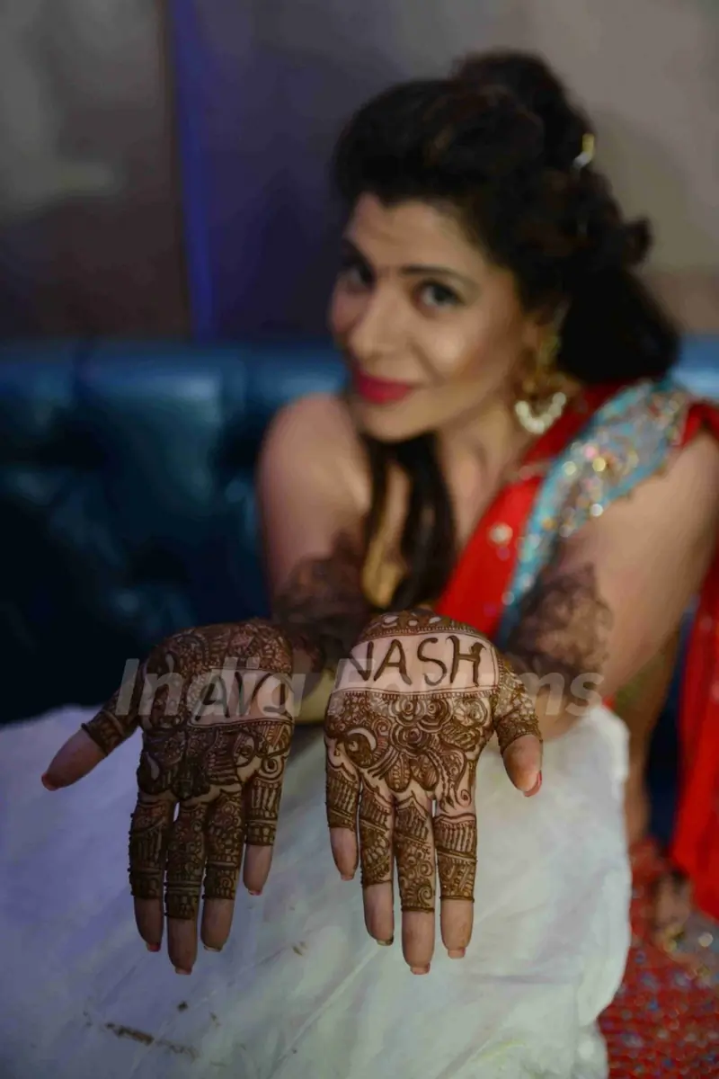 Sambhavana Seth posing with her Mehendi at Ceremony!