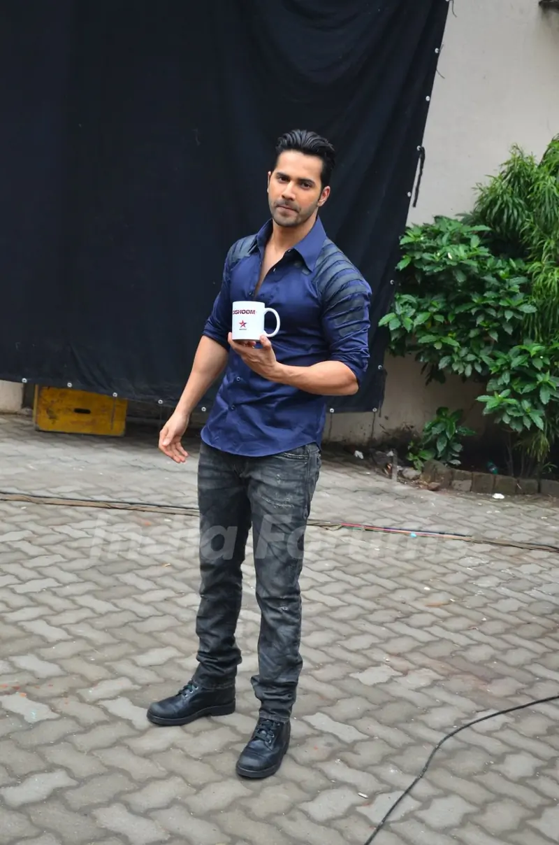 Varun Dhawan Snapped promoting Dishoom at 'Mehboob Studio'