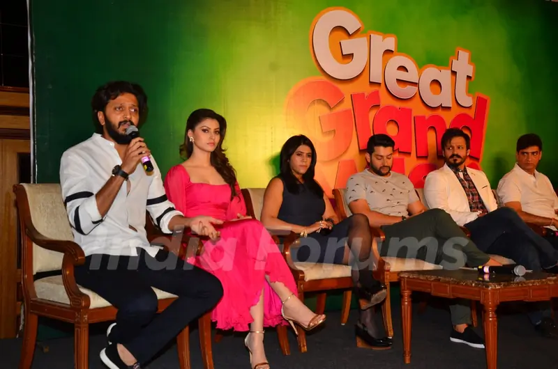 Riteish, Urvashi, Vivek, Ekta and Aftab at Press meet of 'Grand Masti' on Piracy Issue