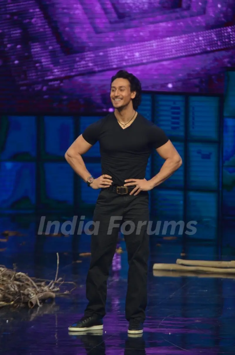 Tiger Shroff Promoting 'A Flying Jatt' on Dance +