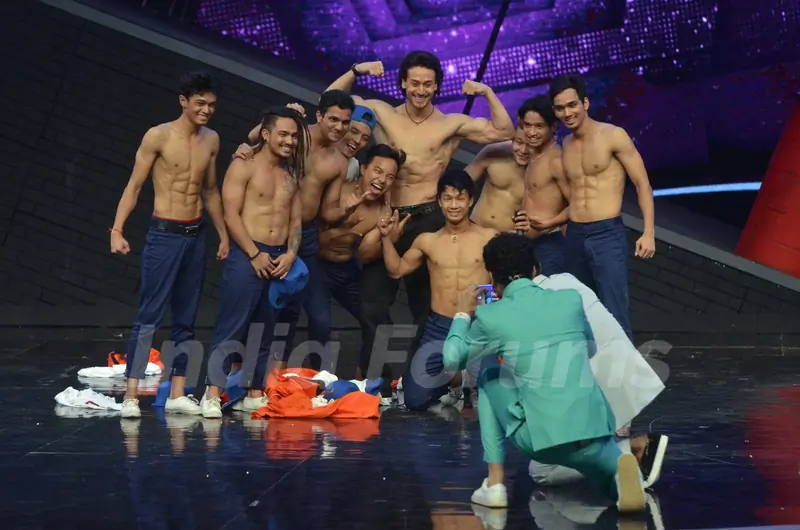 Tiger Shroff Promotes 'A Flying Jatt' on Dance +