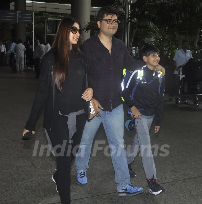 Sonali Bendre spotted at airport