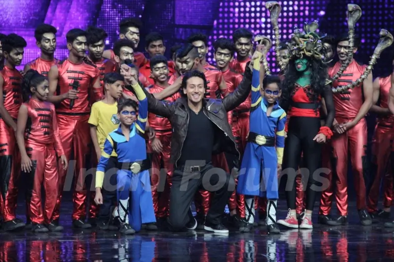 Tiger Shroff Promotes 'A Flying Jatt' on Dance +