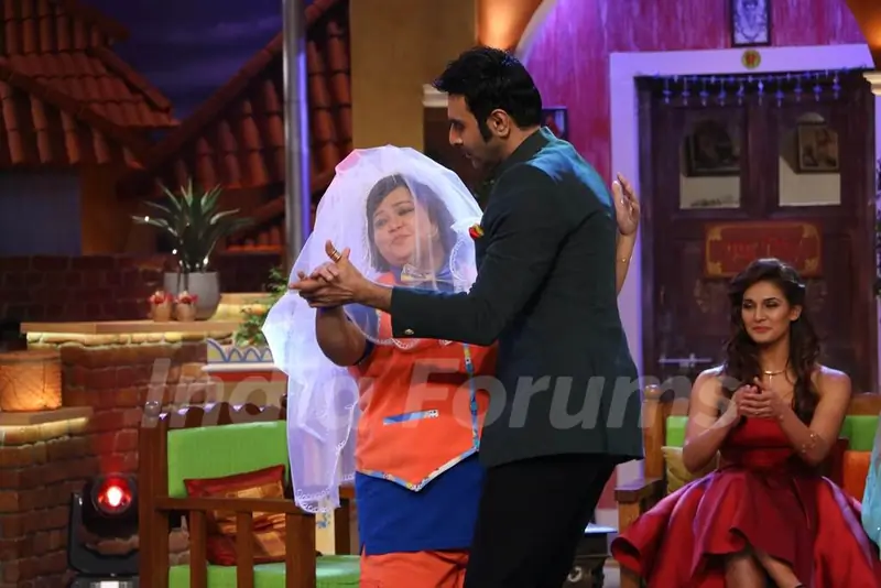 Bollywood Dance Masters on 'Comedy Nights Live'