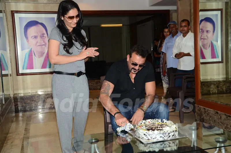 Sanjay Dutt cuts Cake with Wife Manyata Dutt on his Birthday