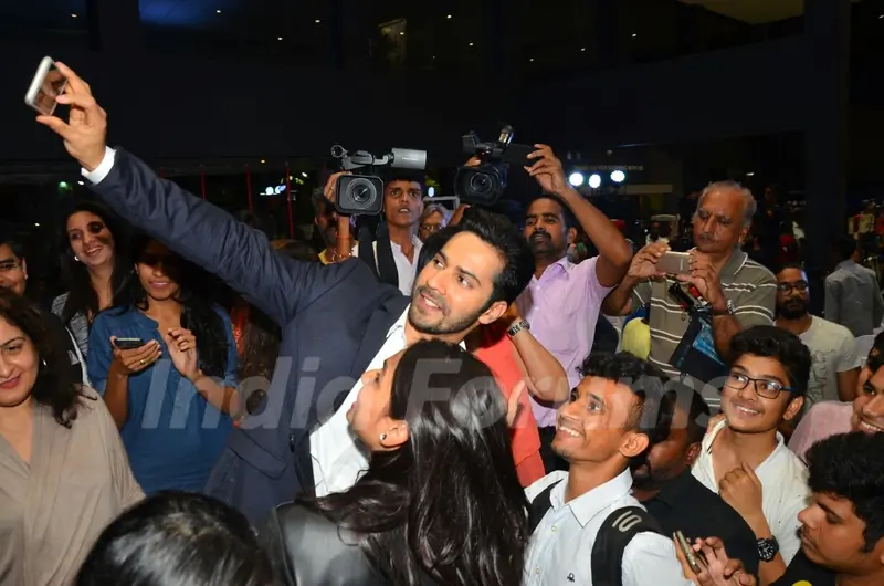 Varun Dhawan clicks selfie with fans at launch of Filmfare cover
