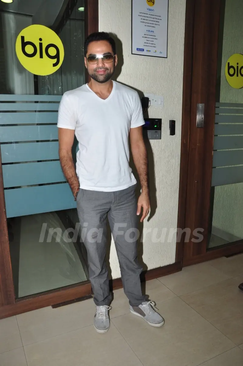 Abhay Deol Promotes 'Happy Bhag Jayegi' at Big FM