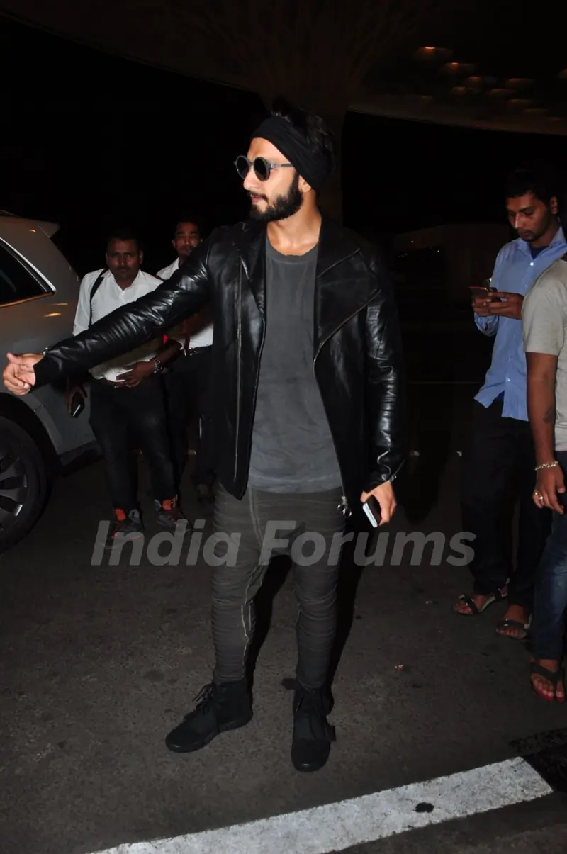 Ranveer Singh spotted at airport!