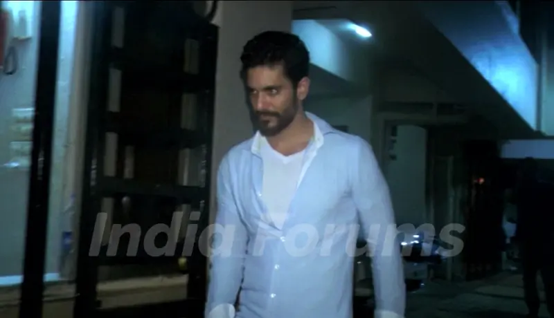 Angad Bedi at Abhishek Kapoor's Bday Bash!