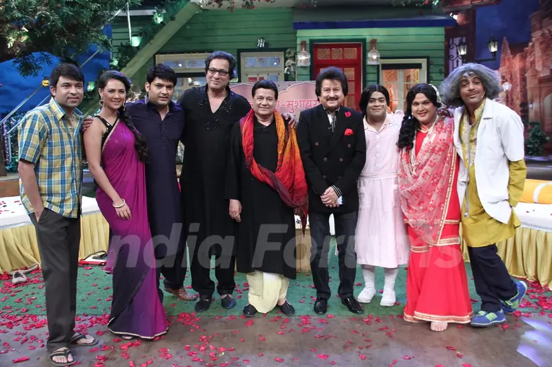 Singers Anup Jalota, Pankaj Udas, Talat Aziz on the sets of 'The Kapil Sharma Show'