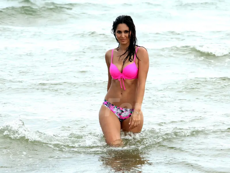 Bruna Abdullah starring Yea Toh Two Much Ho Gayaa