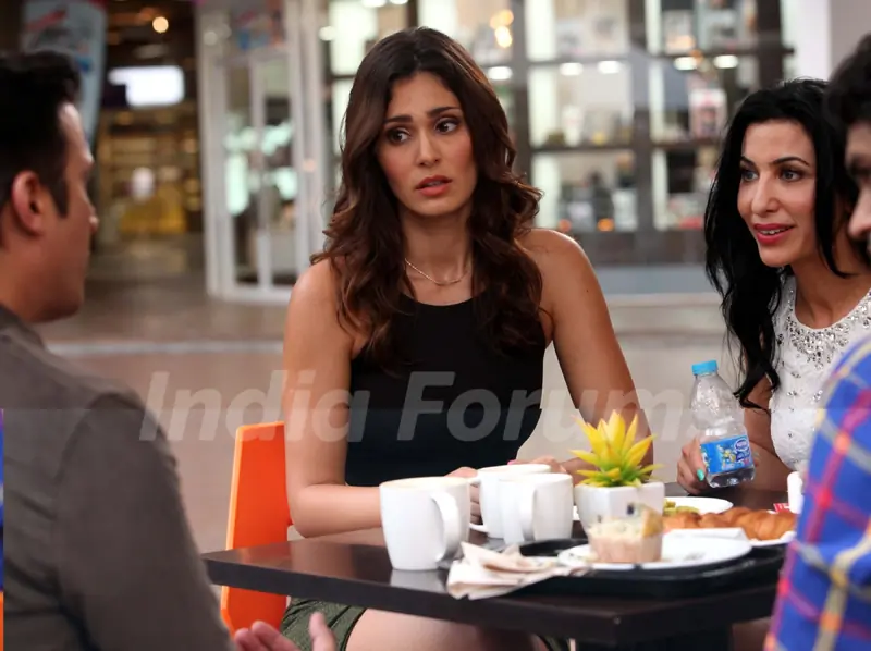 Bruna Abdullah starring Yea Toh Two Much Ho Gayaa