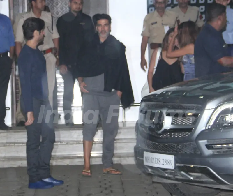 Akshay Kumar Snapped at Airport