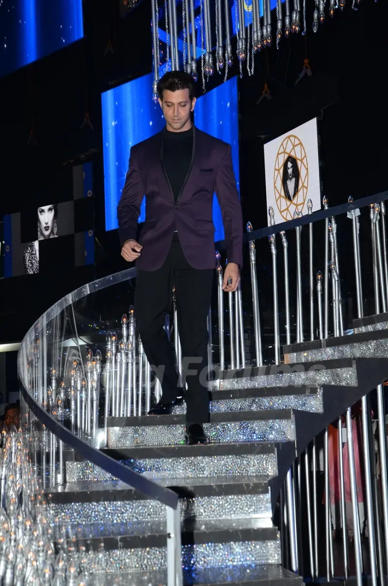 Hrithik Roshan at JOYA Exhibition 2016