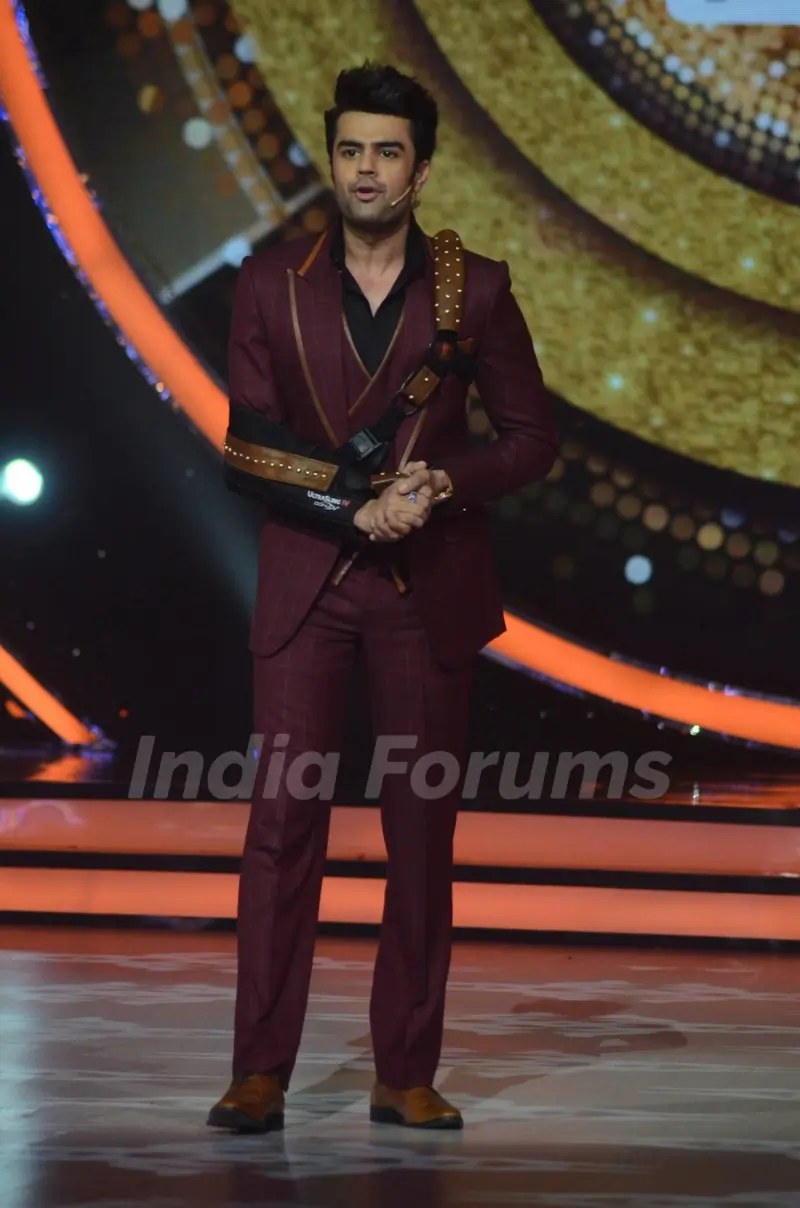 Manish Paul on sets of 'Jhalak Dikhlaa Jaa'