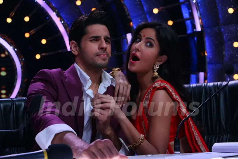 Sidharth Malhotra and Katrina Kaif at Promotion of 'Baar Baar Dekho' on sets of Jhalak Dikhhla Jaa