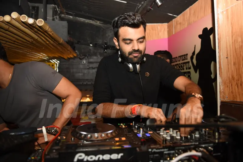 DJ Chetas at R-ADDA’S Sufi Night