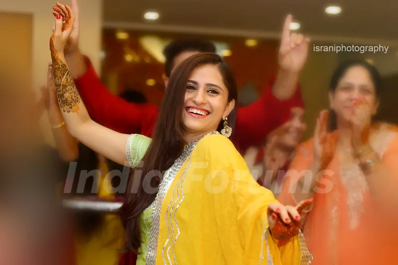 Hunar Hali & Mayank Gandhi's Wedding Scenes!