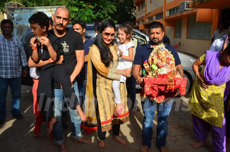 Ganesh Visarjan 2016: Manyata Dutt
