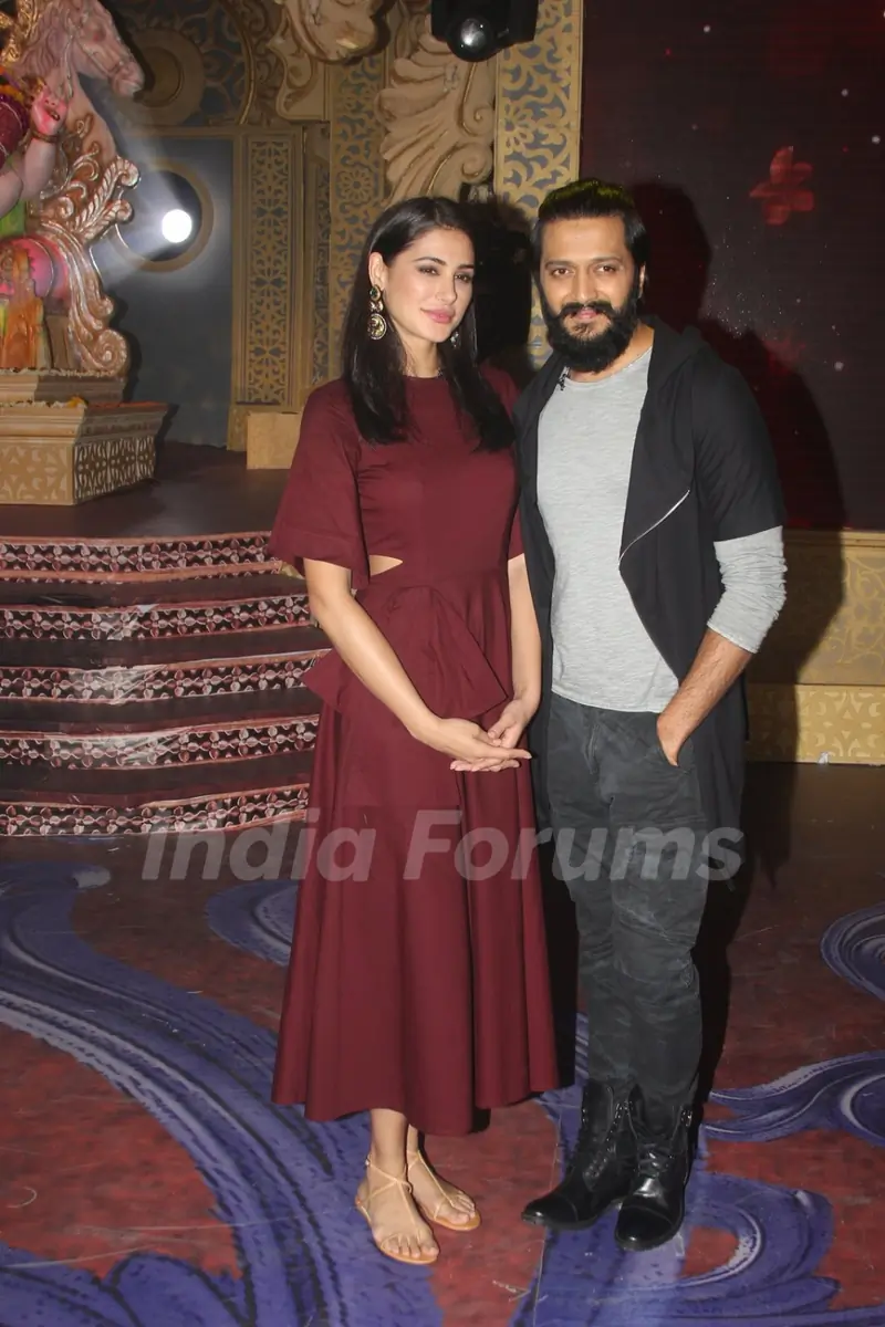 Nargis Fakhri and Riteish Deshmukh promotes 'Banjo' on the sets of Kum Kum Bhagya