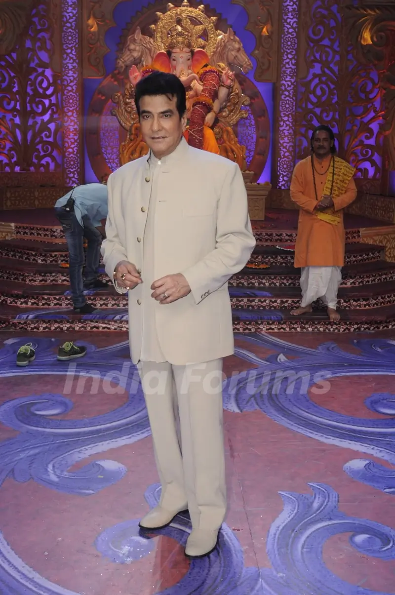 Jeetendra promotes 'Banjo' on the sets of Kum Kum Bhagya