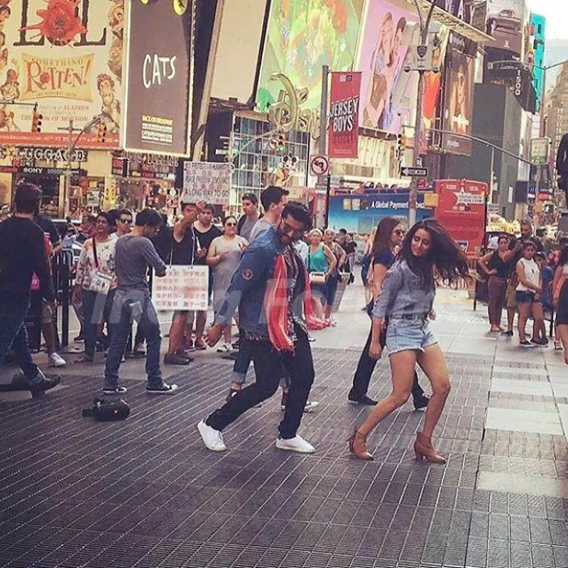 Arjun Kapoor & Shraddha Kapoor Perform at Times Square
