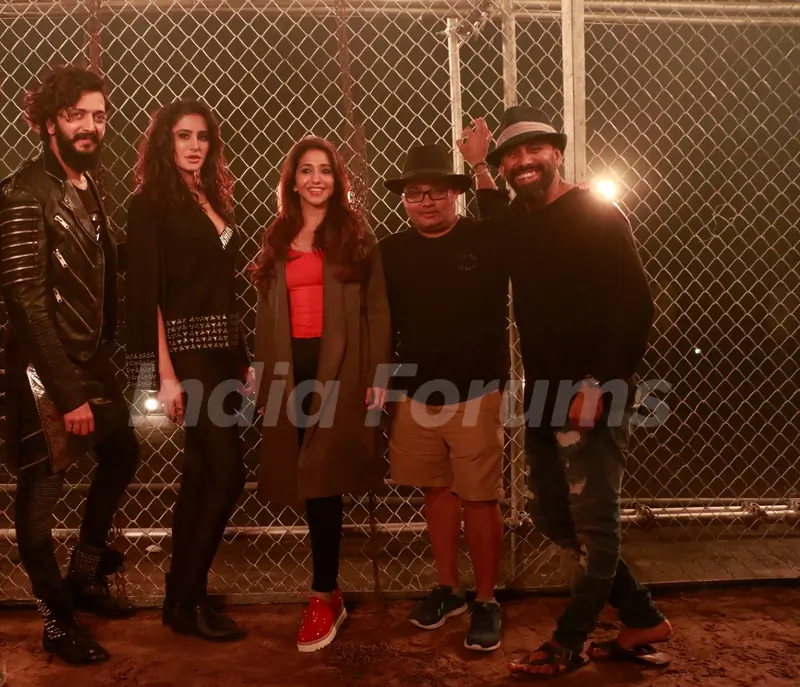 Riteish Deshmukh, Nargis Fakhri, Krishika Lulla shoot for a song in Banjo