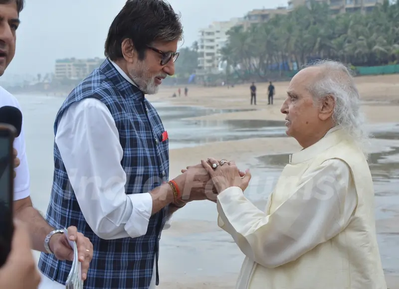 Amitabh Bachchan and Pandit Jasraj at NDTV Dettol Banega Swachh India event