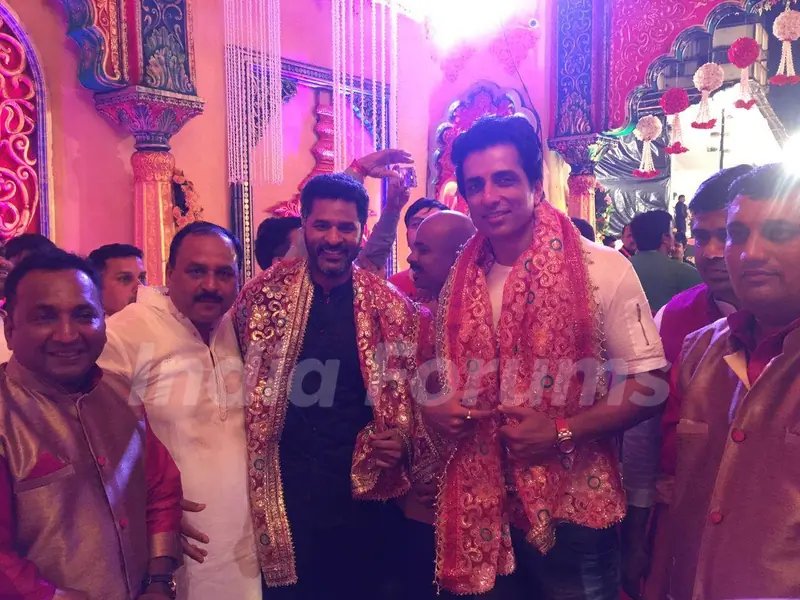 Remo Dsouza and Sonu Sood at Promotion of 'Tutak Tootak Tutiyan' at Falguni Pathak's Dandia