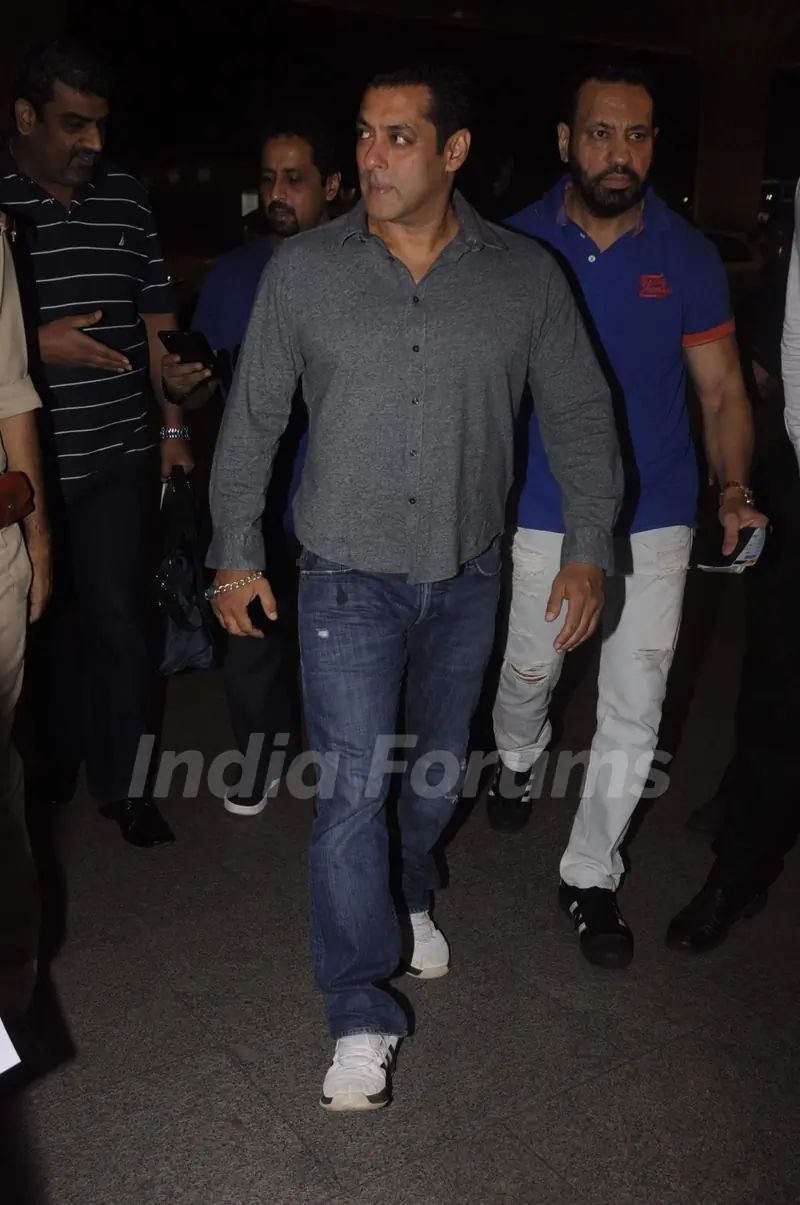 Salman Khan Snapped!
