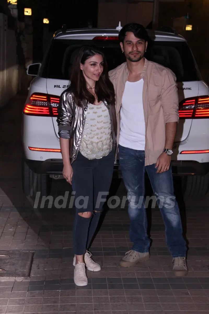 Celebs attend Madhur Bhandarkar's bash