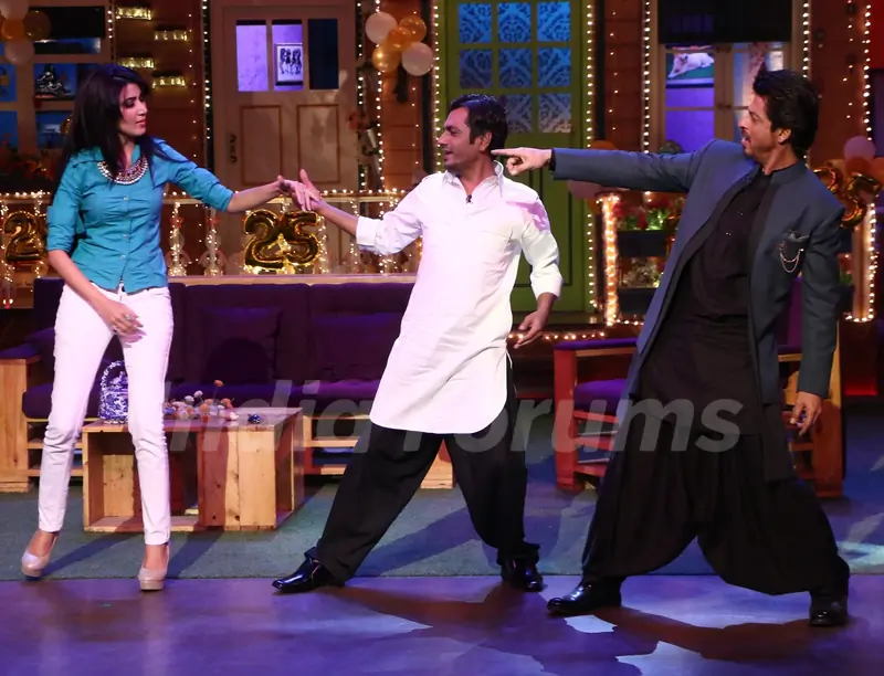 Shah Rukh Khan and Nawazuddin Siddiqui on sets of The Kapil Sharma Show