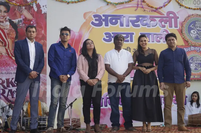 Swara Bhaskar Performs at Music Launch of 'Anarkali of Aarah'