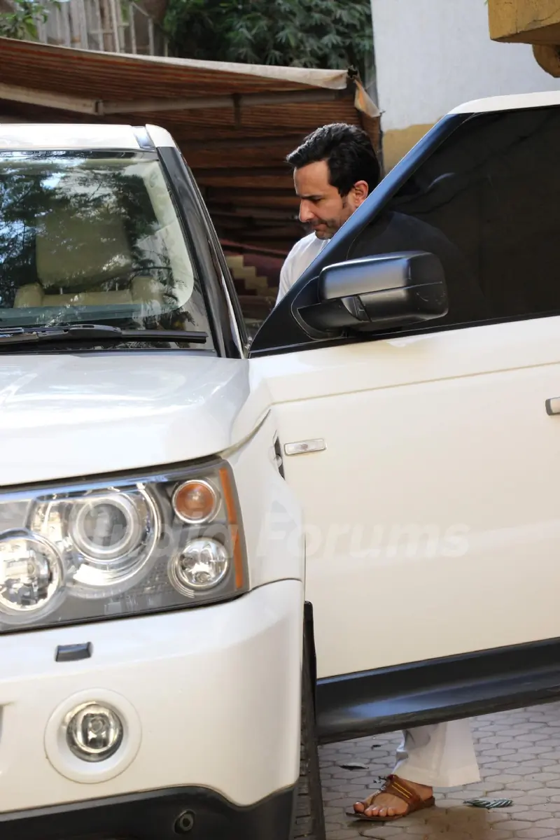 Saif Ali Khan Snapped !