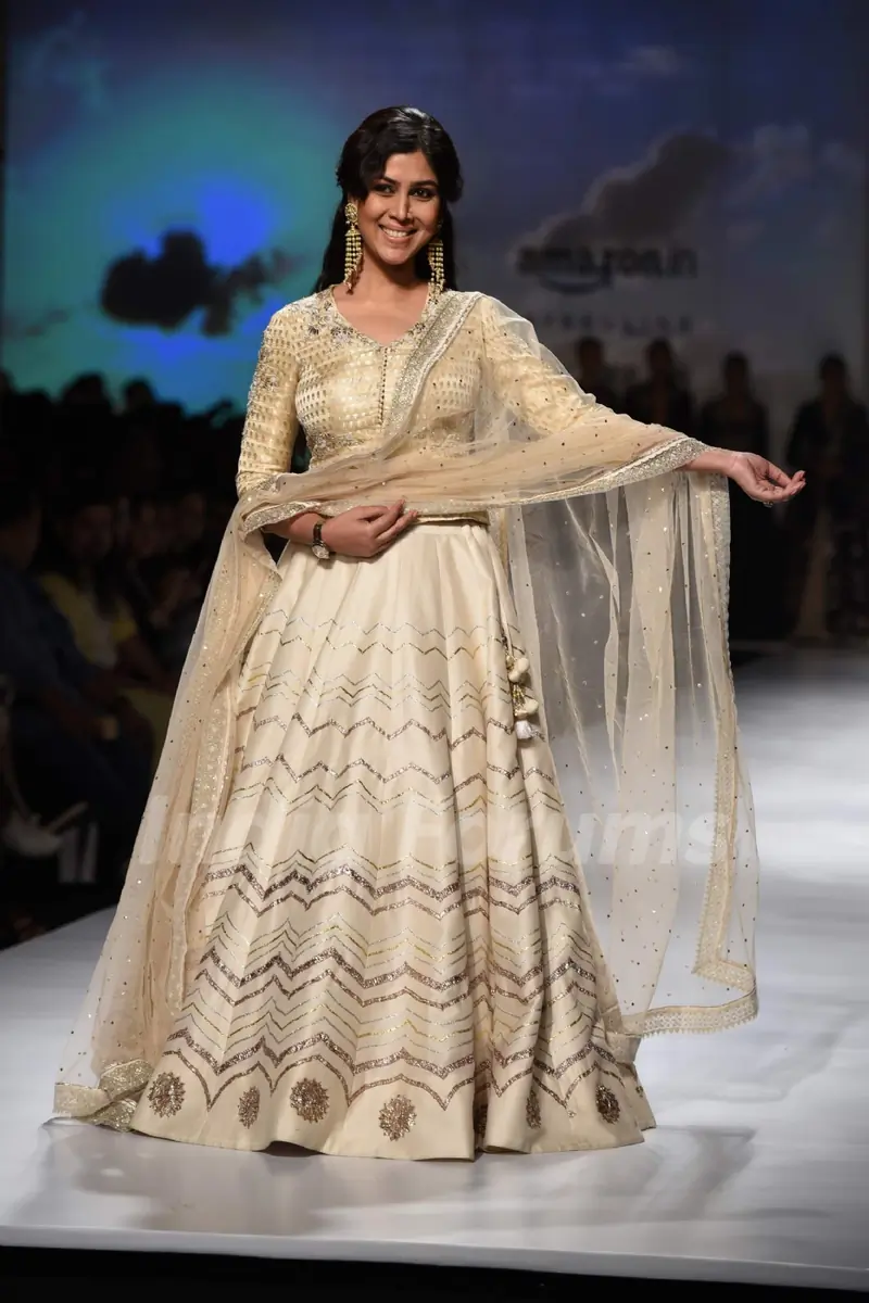 Saakshi Tanwar walks the ramp at Amazon Fashion Week