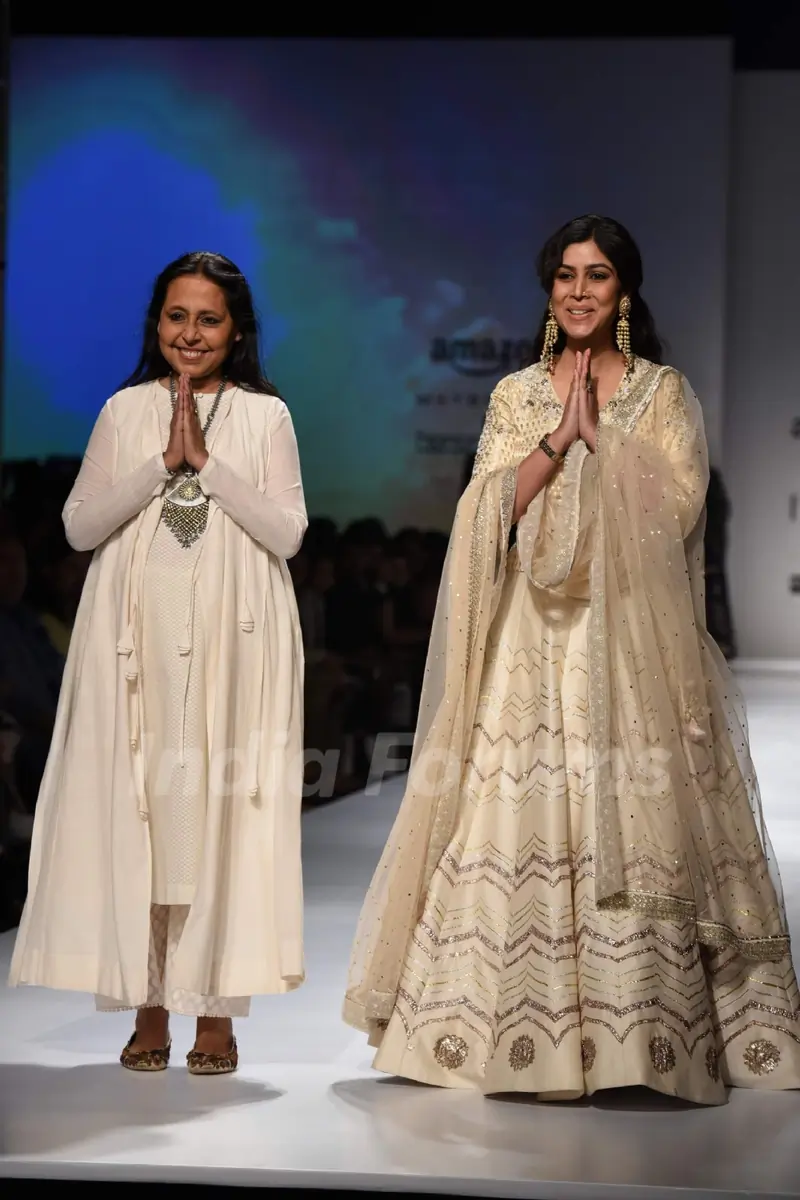 Saakshi Tanwar walks the ramp at Amazon Fashion Week