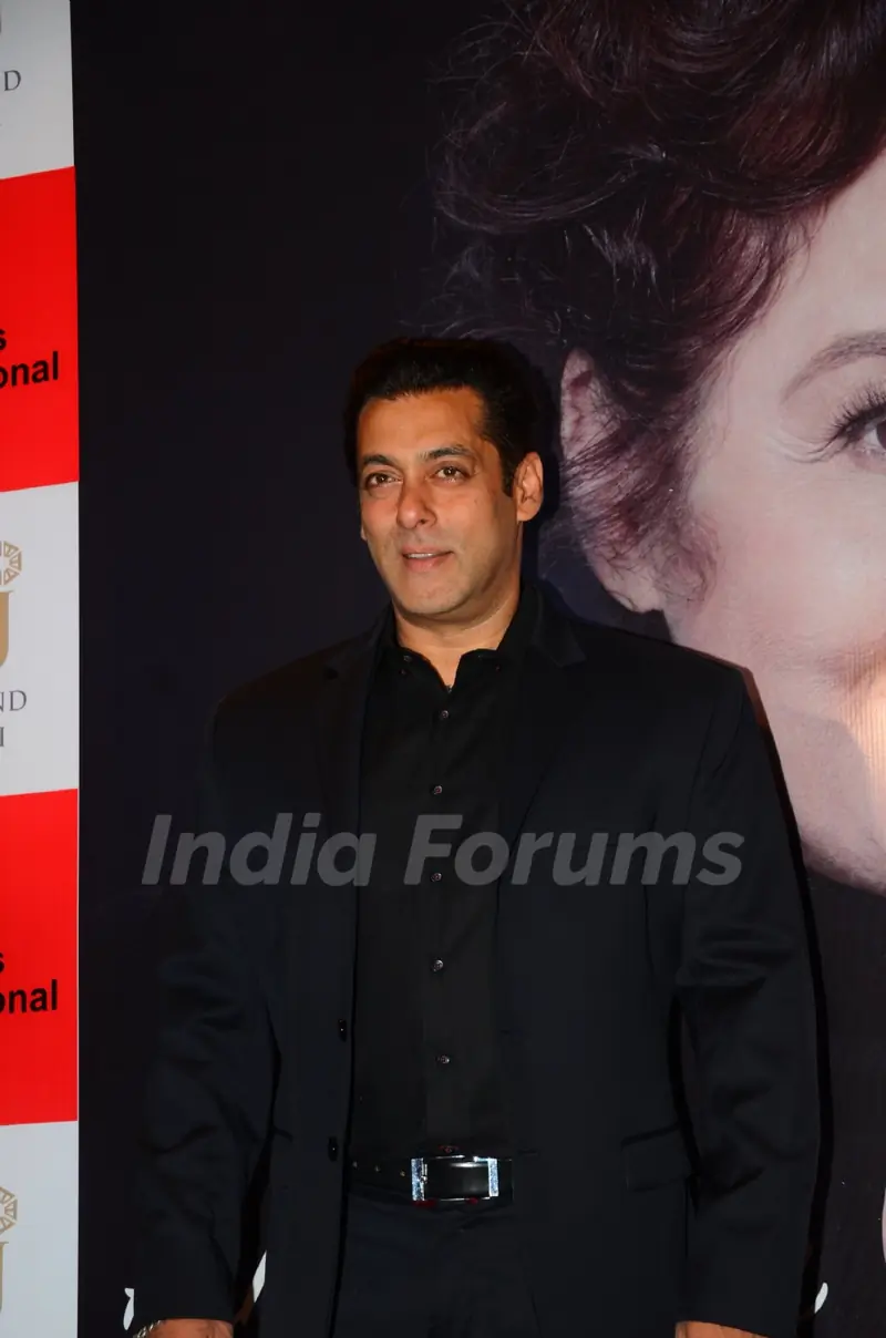 Salman Khan at Khalid Mohamed's book launch on Asha Parikh!