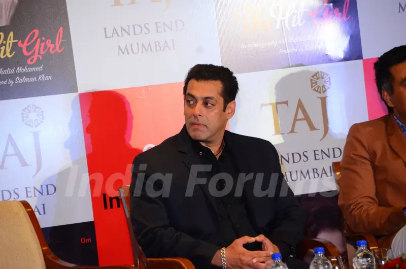 Salman Khan at Khalid Mohamed's book launch on Asha Parikh!