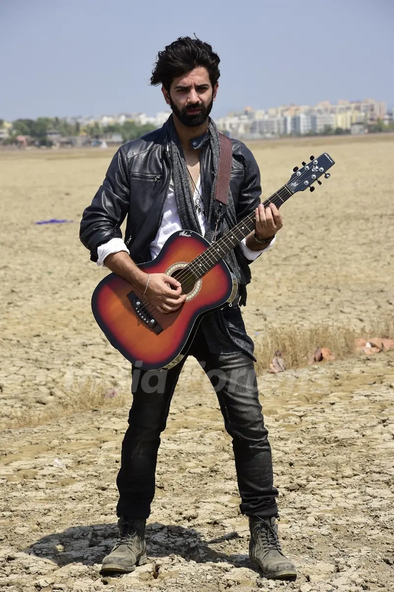 Barun Sobti's new look in Iss Pyaar Ko Kya Naam Doon 3